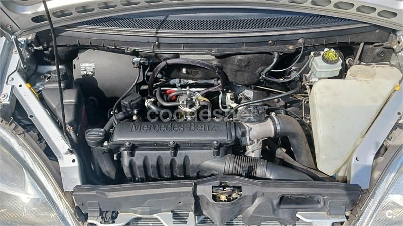Usado Mercedes A170 Classic 95 CV (69 kW) 2003 Gris / plata Utilitario