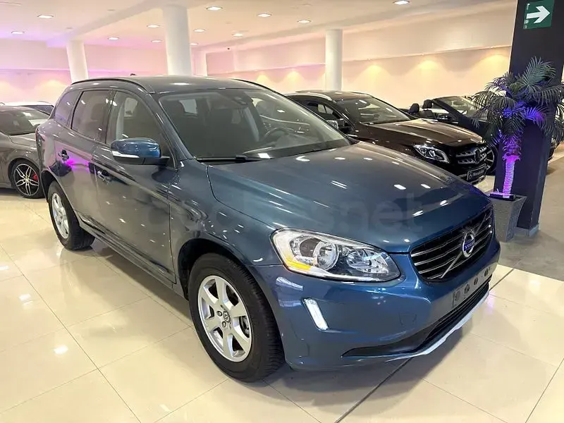Begagnad Volvo XC60 Momentum 136 HK (100 kW) 2014 Blå SUV