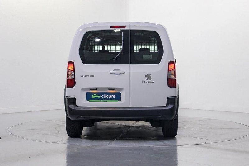 Usado Peugeot Rifter Business-Line 100 CV (73 kW) 2023 Blanco Monovolumen