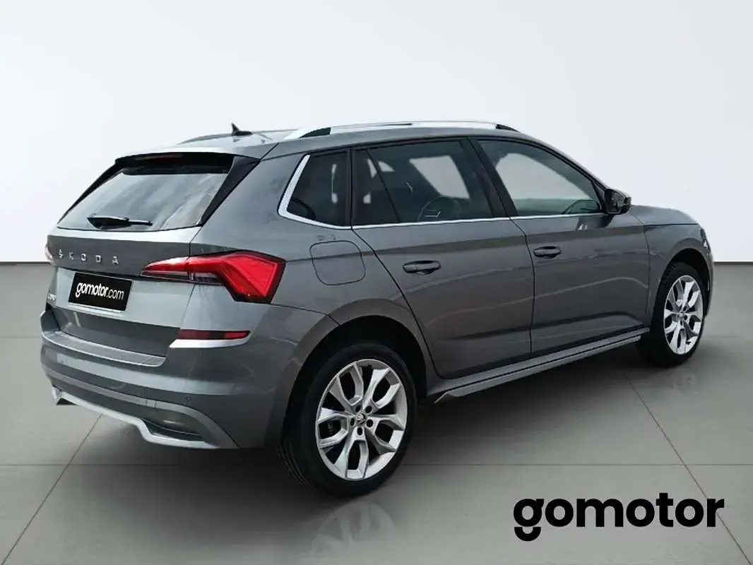 Usado Skoda Kamiq Style 150 CV (110 kW) 2023 Gris SUV