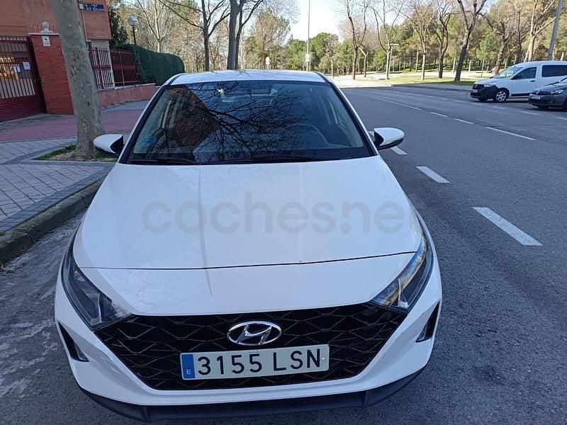 Usado Hyundai i20 100 CV (73 kW) 2021 Blanco Utilitario
