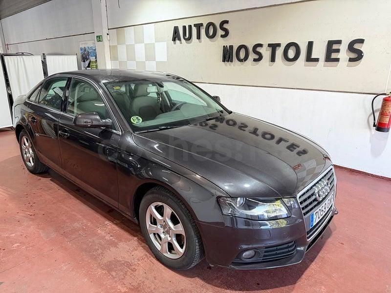 Usado Audi A4 Business 143 HP (105 kW) 2009 Cinzento Sedan