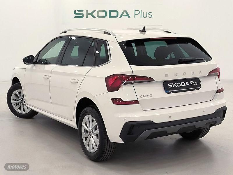 Usado Skoda Kamiq Selection 115 CV (84 kW) 2025 Blanco SUV