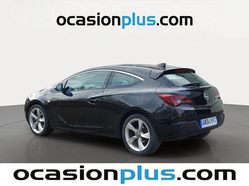 Usado Opel Astra GTC Sportive 136 CV (100 kW) 2017 Negro Coupe