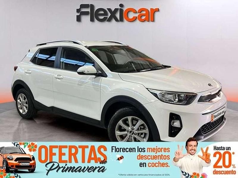 Usado Kia Stonic 84 CV (61 kW) 2019 Blanco SUV