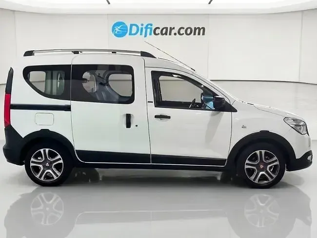 Usado Dacia Dokker Essentiel 131 CV (96 kW) 2019 Blanco Monovolumen