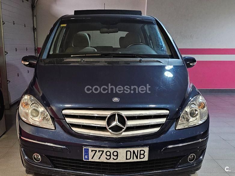 Usado Mercedes B200 140 CV (102 kW) 2005 Azul Monovolumen