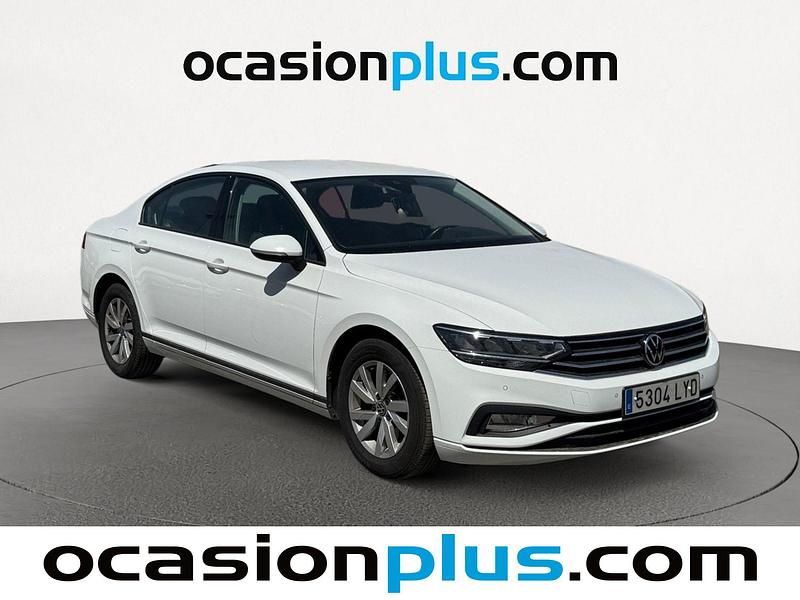 Usado VW Passat Business 122 CV (89 kW) 2022 Blanco Berlina