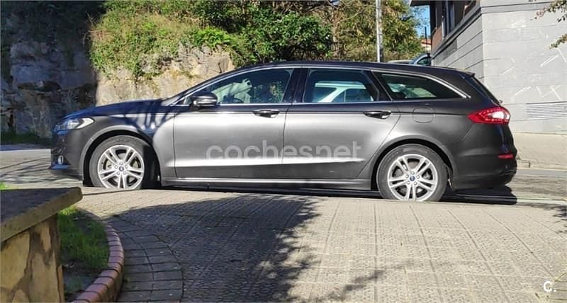 Gris / plata Usado 2016 Ford Mondeo Trend Familiar | 8000 € (Precio justo) - Imagen 1/4