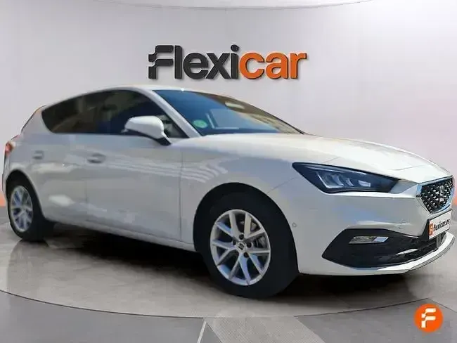 Usado Seat Leon Style 115 CV (84 kW) 2024 Blanco Berlina