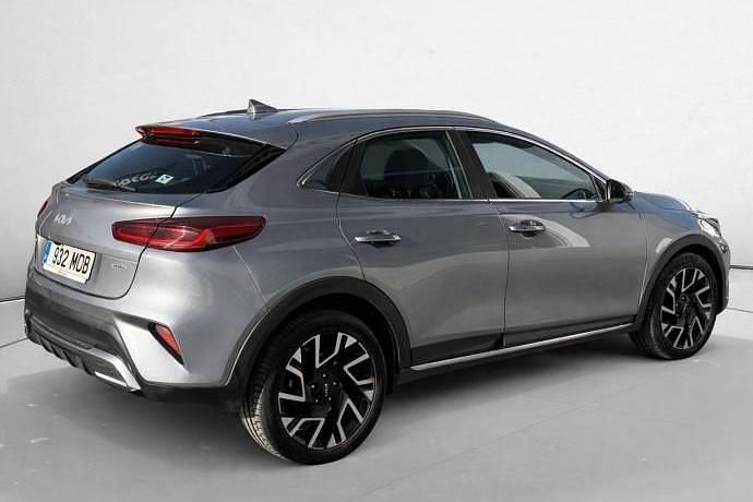 Usado Kia XCeed 141 CV (103 kW) 2022 Gris SUV