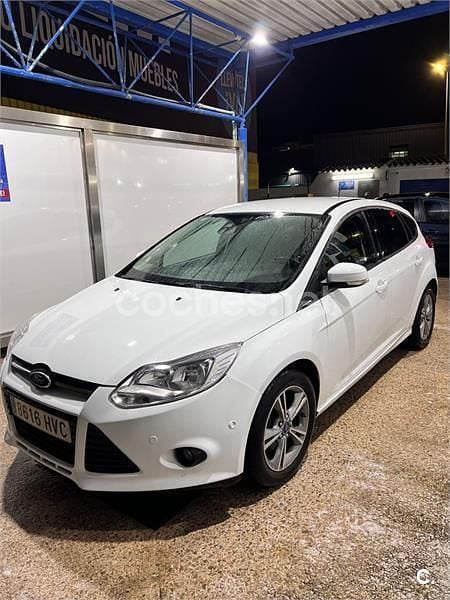 Blanco Usado 2013 Ford Focus Trend Berlina | 6400 € (Buen precio) - Imagen 1/4