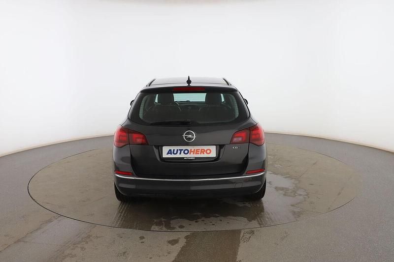Usado Opel Astra Excellence 135 CV (99 kW) 2016 Gris Familiar