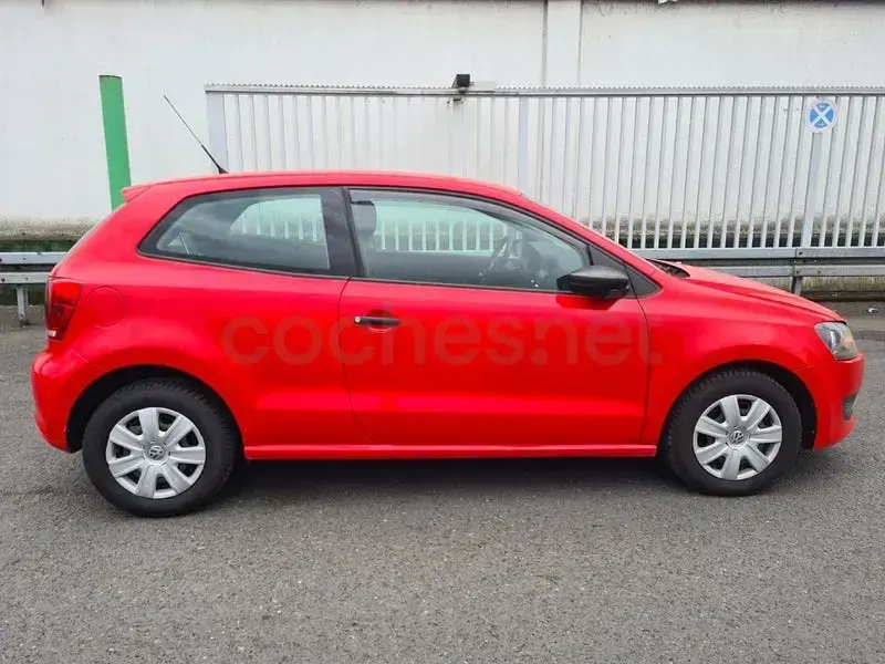 Usado VW Polo Advance 60 CV (44 kW) 2013 Rojo Utilitario