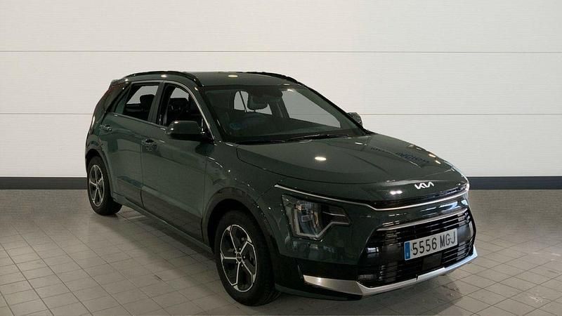 Gris Usado 2023 Kia Niro SUV | 28.500 € (Un poco caro) - Imagen 1/1