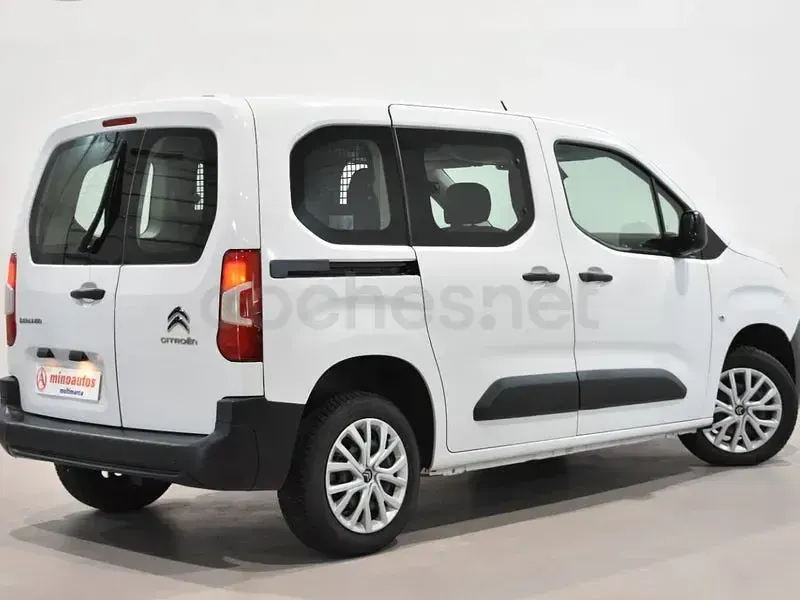 Usado Citroën Berlingo Live 102 HP (75 kW) 2023 Branco Monovolume