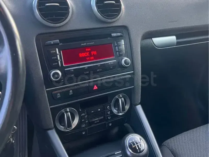 Usado Audi A3 Sportback Ambiente 105 CV (77 kW) 2012 Negro Utilitario