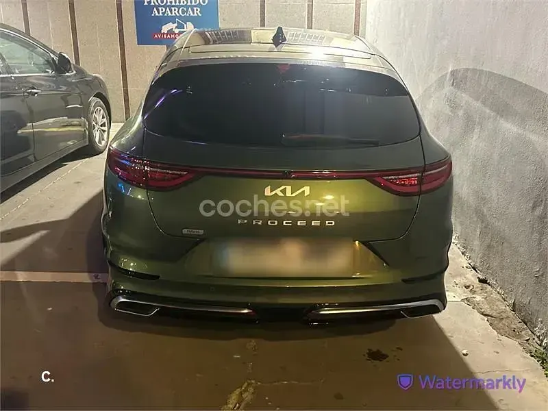 Usado Kia ProCeed GT-Line 140 CV (102 kW) 2024 Verde Familiar