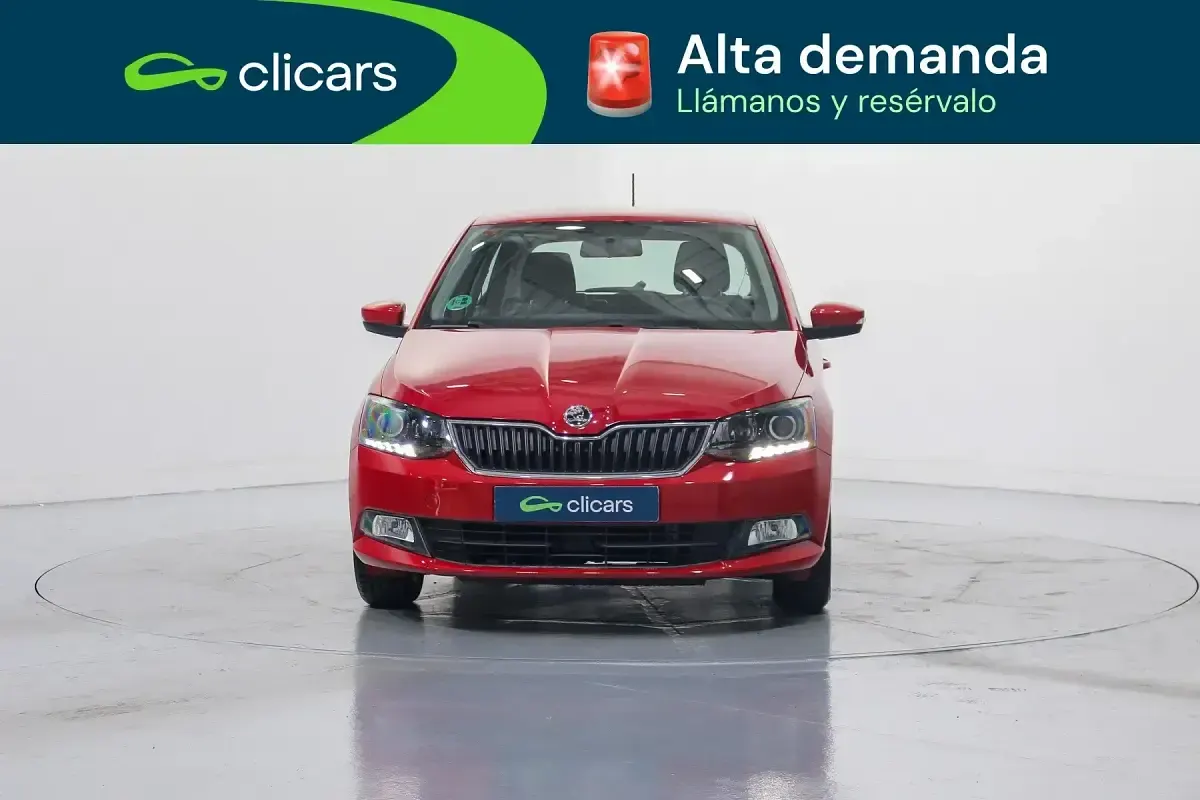 Usado Skoda Fabia Ambition 75 CV (55 kW) 2016 Rojo Berlina