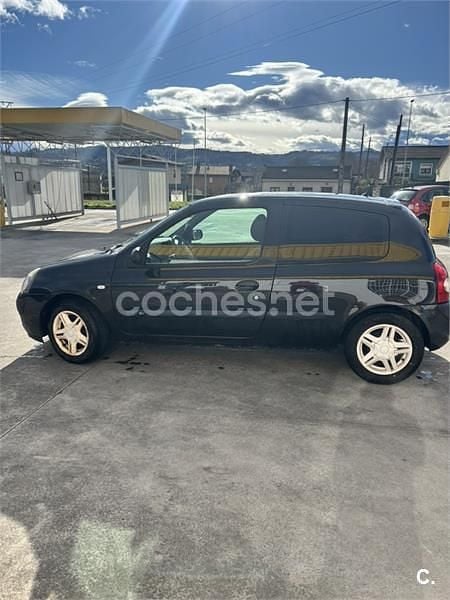 Usado Renault Clio II Authentique 60 CV (44 kW) 2004 Negro Berlina