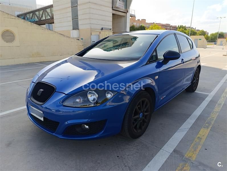 Usado Seat Leon Copa 105 CV (77 kW) 2011 Azul Berlina