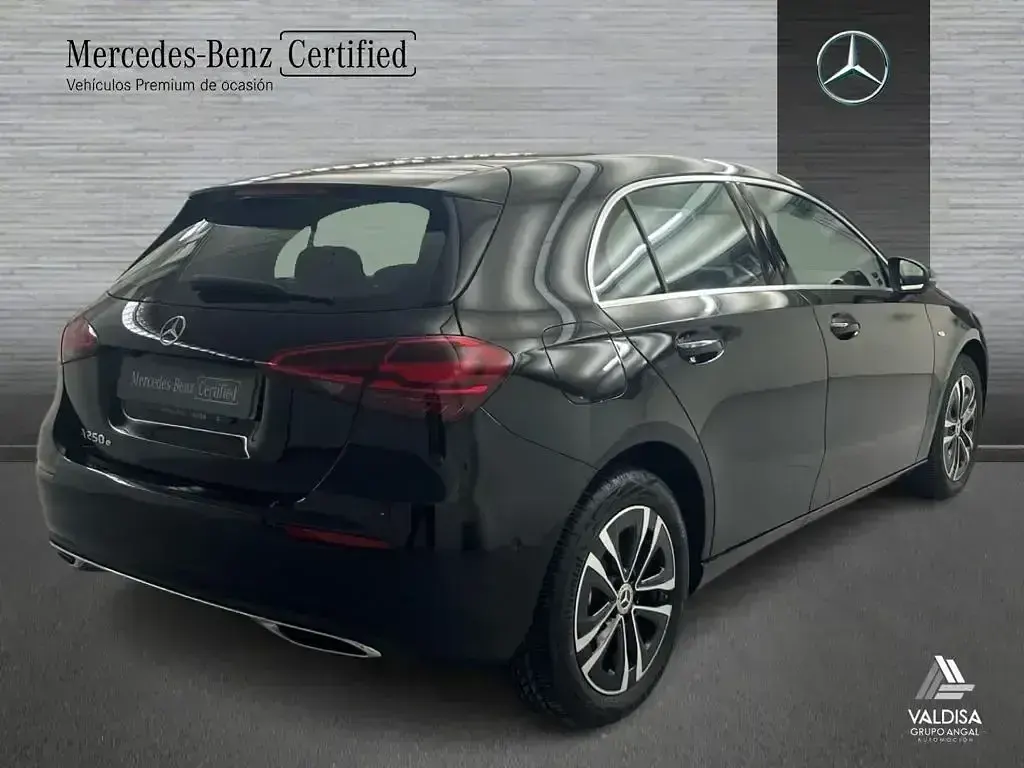 Usado Mercedes A250 218 CV (160 kW) 2026 Negro noche Berlina