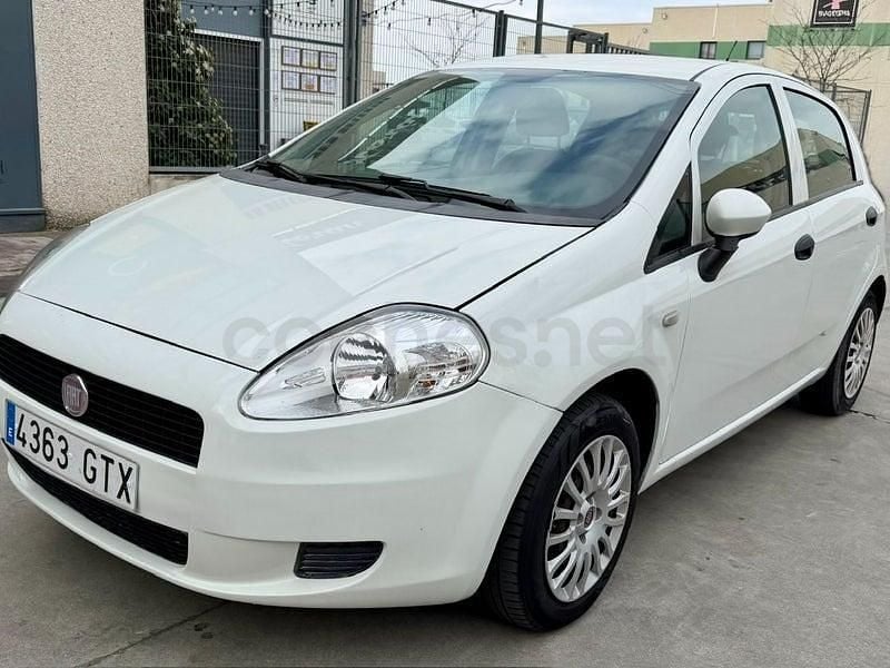 Usado Fiat Punto Dynamic 70 CV (51 kW) 2006 Blanco Utilitario