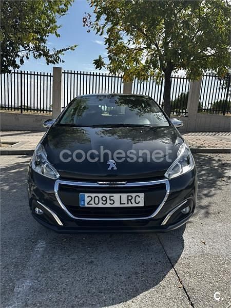 Negro Usado 2017 Peugeot 208 Roland Garros Utilitario | 9900 € (Un poco caro) - Imagen 1/4
