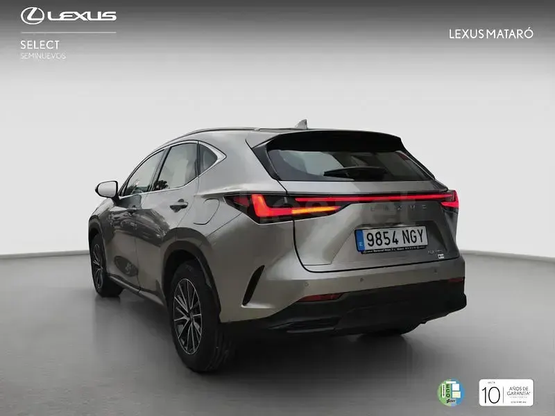 Nuevo Lexus NX350h 197 CV (144 kW) 2025 Gris / plata SUV