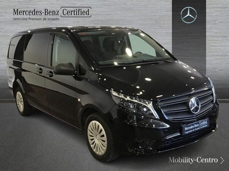 Usado Mercedes Vito 2023 Negro Van