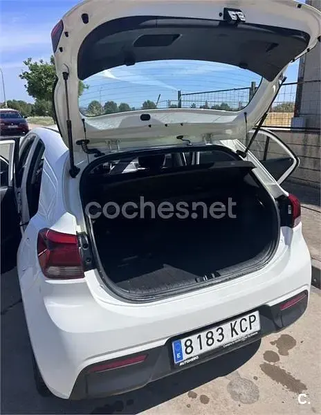 Usado Kia Rio Plus 84 HP (61 kW) 2017 Branco Sedan
