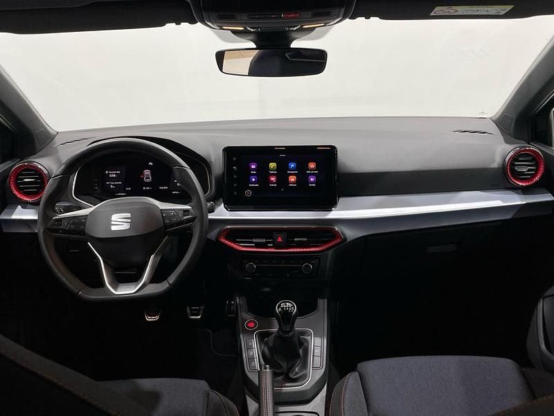 Usado Seat Ibiza FR 115 CV (84 kW) 2025 Negro Utilitario