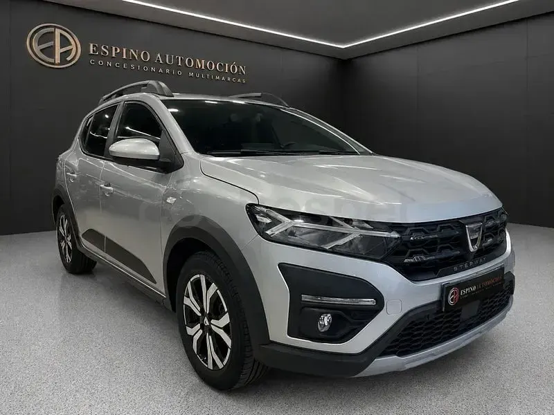 Usado Dacia Sandero Expression 91 CV (66 kW) 2024 Gris / plata Berlina