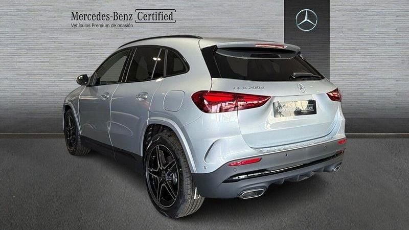 Usado Mercedes GLA200 150 HP (110 kW) 2026 Cinzento SUV