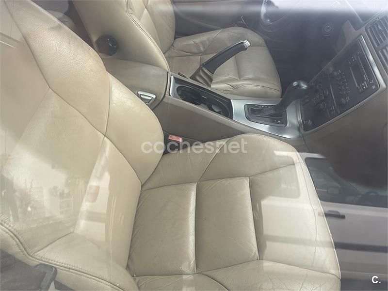 Beige Usado 2006 Volvo S60 Momentum Berlina | 1000 € - Imagen 1/4