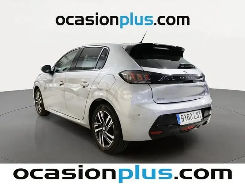 Usado Peugeot 208 Allure 100 CV (73 kW) 2021 Gris / plata Utilitario