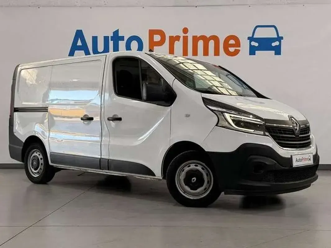 Usado Renault Trafic 120 CV (88 kW) 2020 Blanco Monovolumen