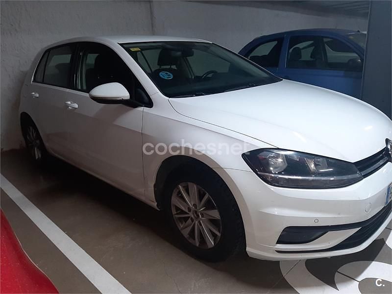 Blanco Usado 2018 VW Golf Advance Berlina | 7000 € (Super precio) - Imagen 1/4