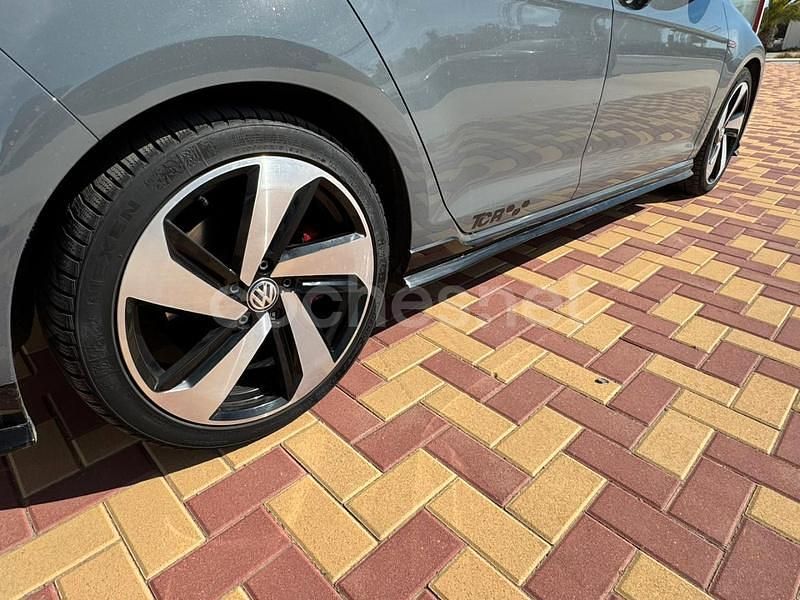 Usado VW Golf VII GTI 290 CV (213 kW) 2019 Gris / plata Berlina