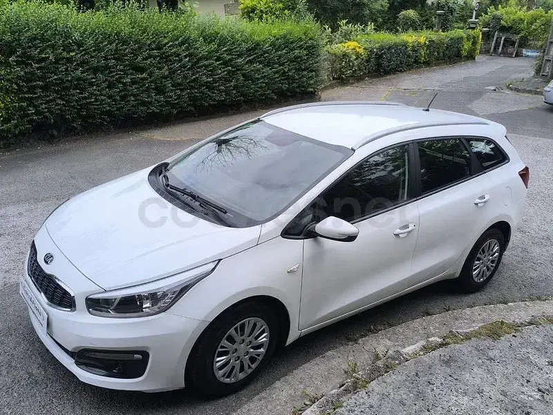 Usado Kia Ceed Sportswagon 110 CV (80 kW) 2018 Blanco Familiar
