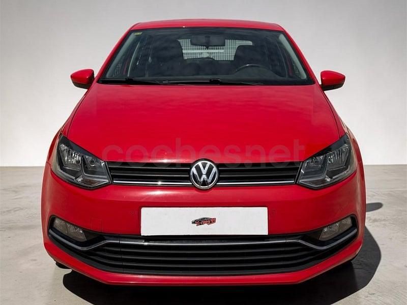 Käytetty VW Polo Advance 90 HP (66 kW) 2014 Punainen Sedan