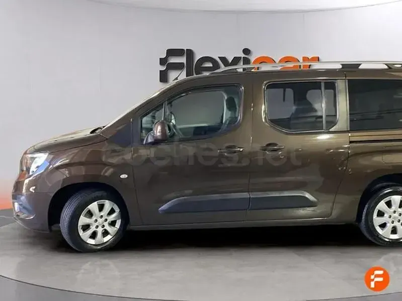 Usado Opel Combo Life Elegance 131 CV (96 kW) 2020 Marrón Monovolumen
