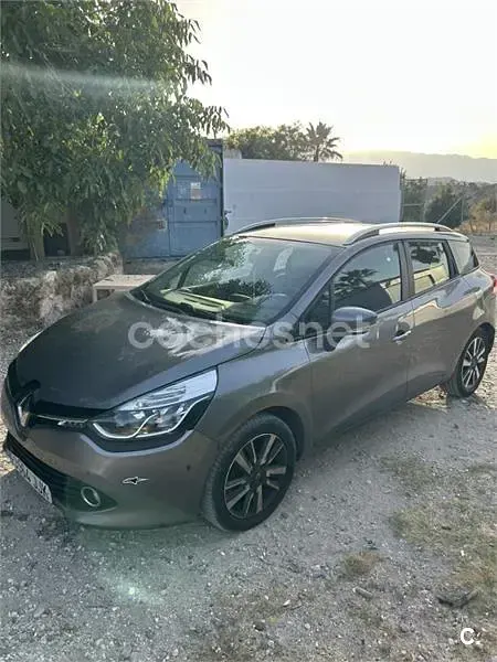Usado Renault Clio 90 CV (66 kW) 2015 Marrón Familiar