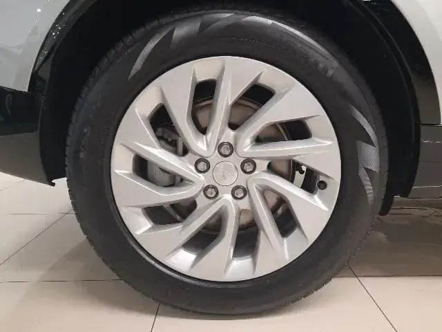 Usado Land Rover Discovery R-Dynamic 249 CV (183 kW) 2023 Todoterreno SUV