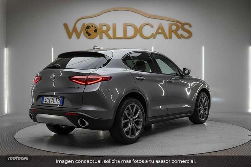 Usado Alfa Romeo Stelvio Sprint 190 CV (139 kW) 2021 Gris SUV
