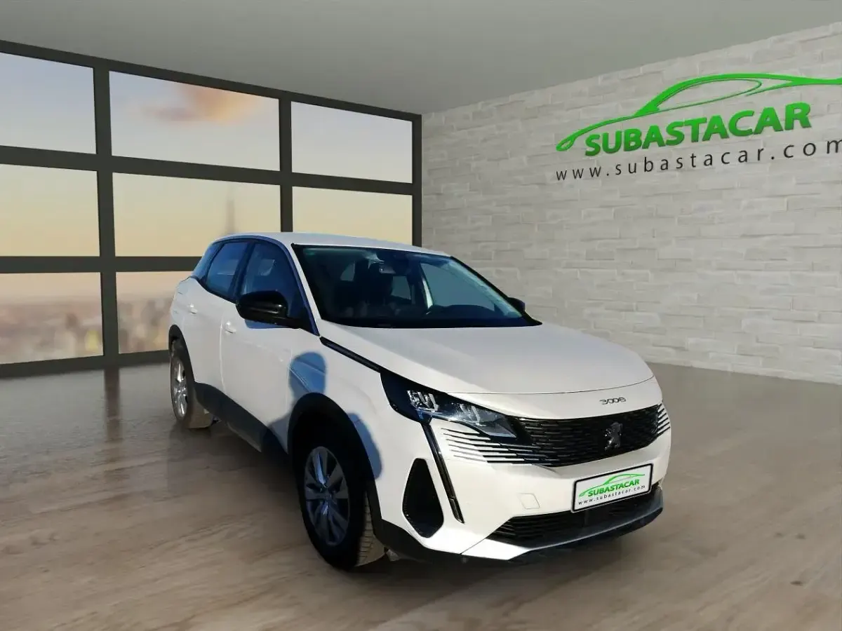 Usado Peugeot 3008 Active 130 CV (95 kW) 2022 Blanco SUV