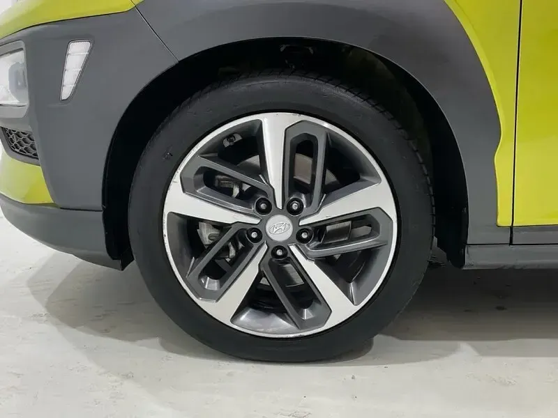 Usado Hyundai Kona 120 CV (88 kW) 2019 Acid yellow SUV