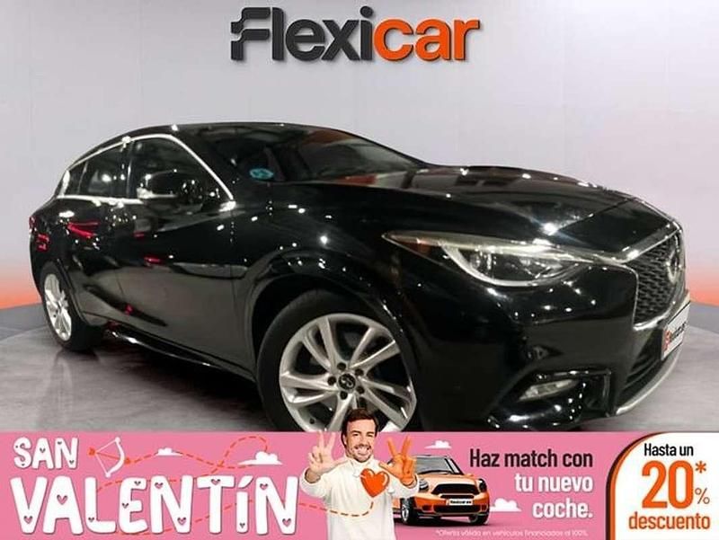 Usado Infiniti Q30 Sport Tech 170 CV (125 kW) 2018 Negro Utilitario