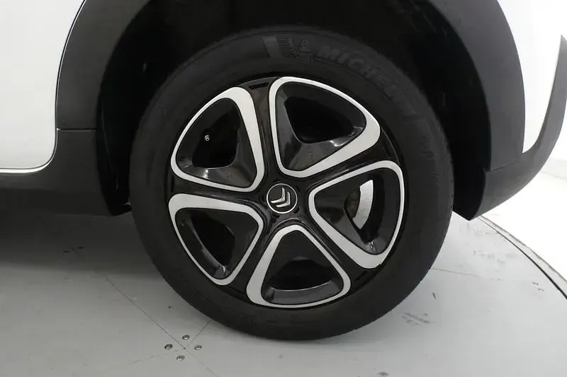 Usado Citroën C3 Feel 100 CV (73 kW) 2022 Blanco Utilitario