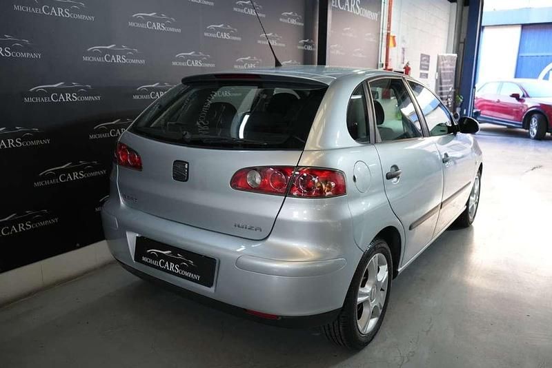 Usado Seat Ibiza Sport 99 CV (72 kW) 2006 Gris Utilitario